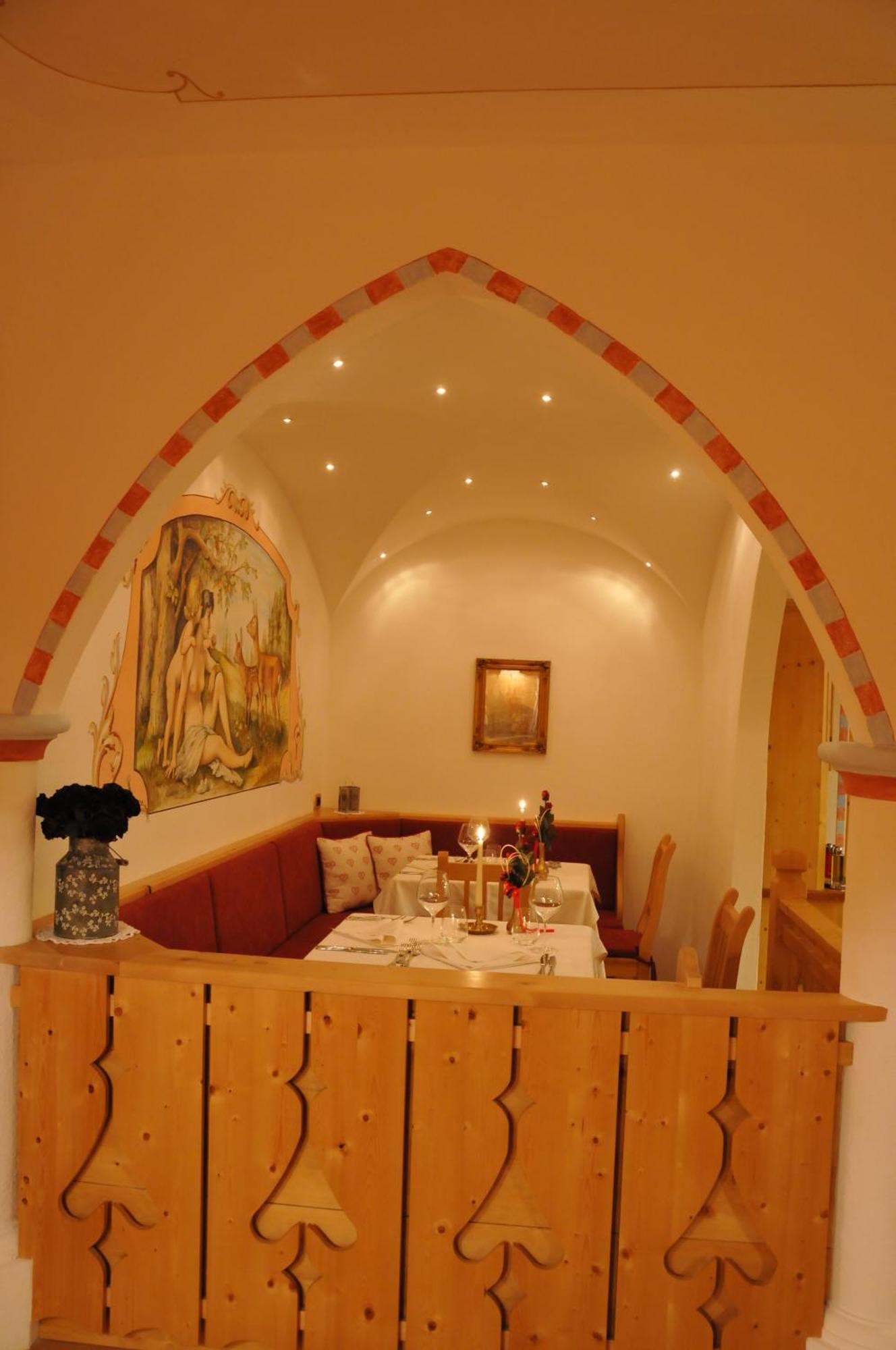 Hotel Valacia Pozza di Fassa Exterior photo