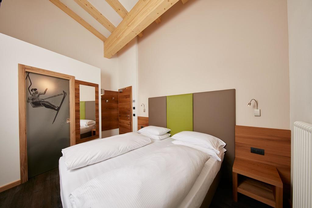 Hotel Valacia Pozza di Fassa Room photo
